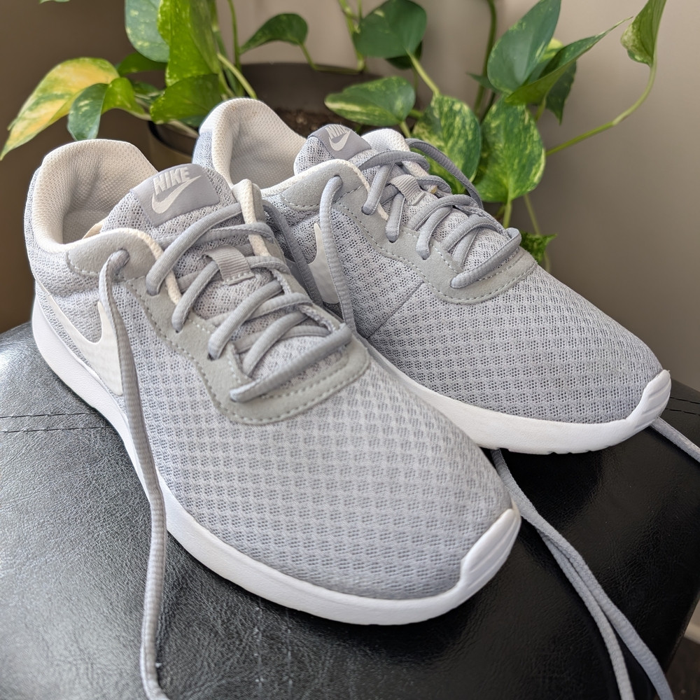 Nike Light Gray Athletic Shoes